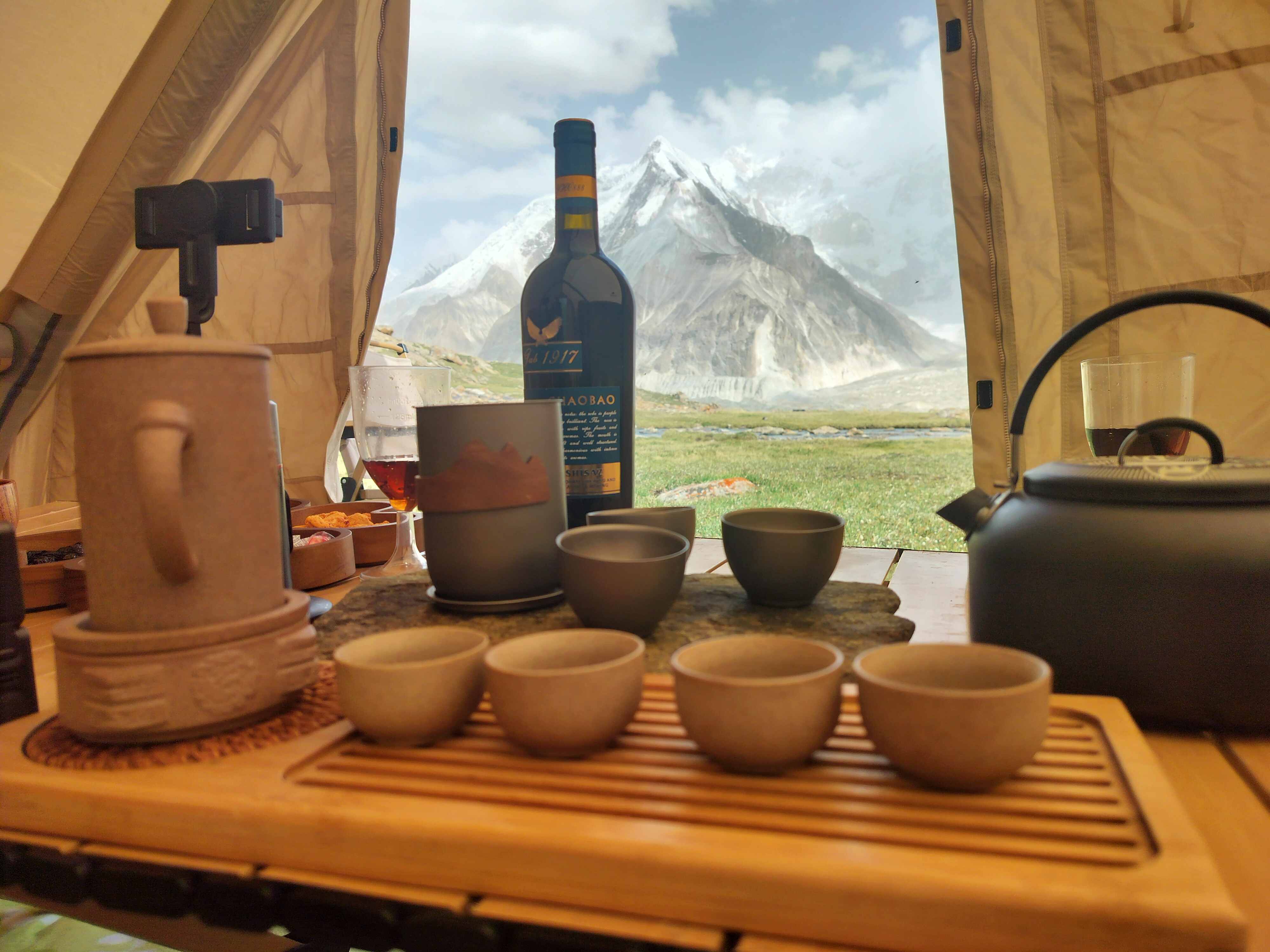 夏特冰川营地围炉煮茶